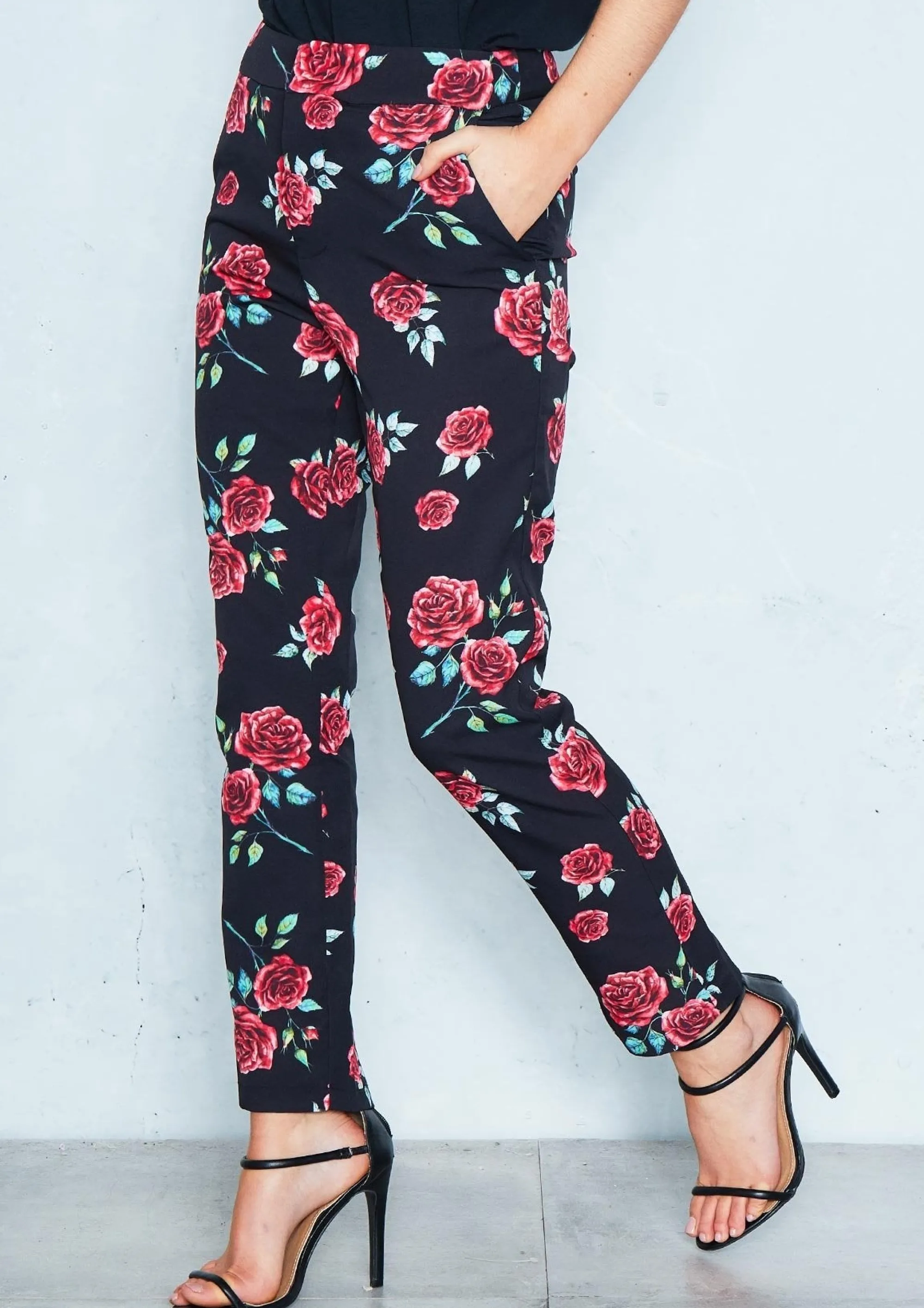 Missy Empire Hollie Black Floral Cigarette Trousers^Women Trousers