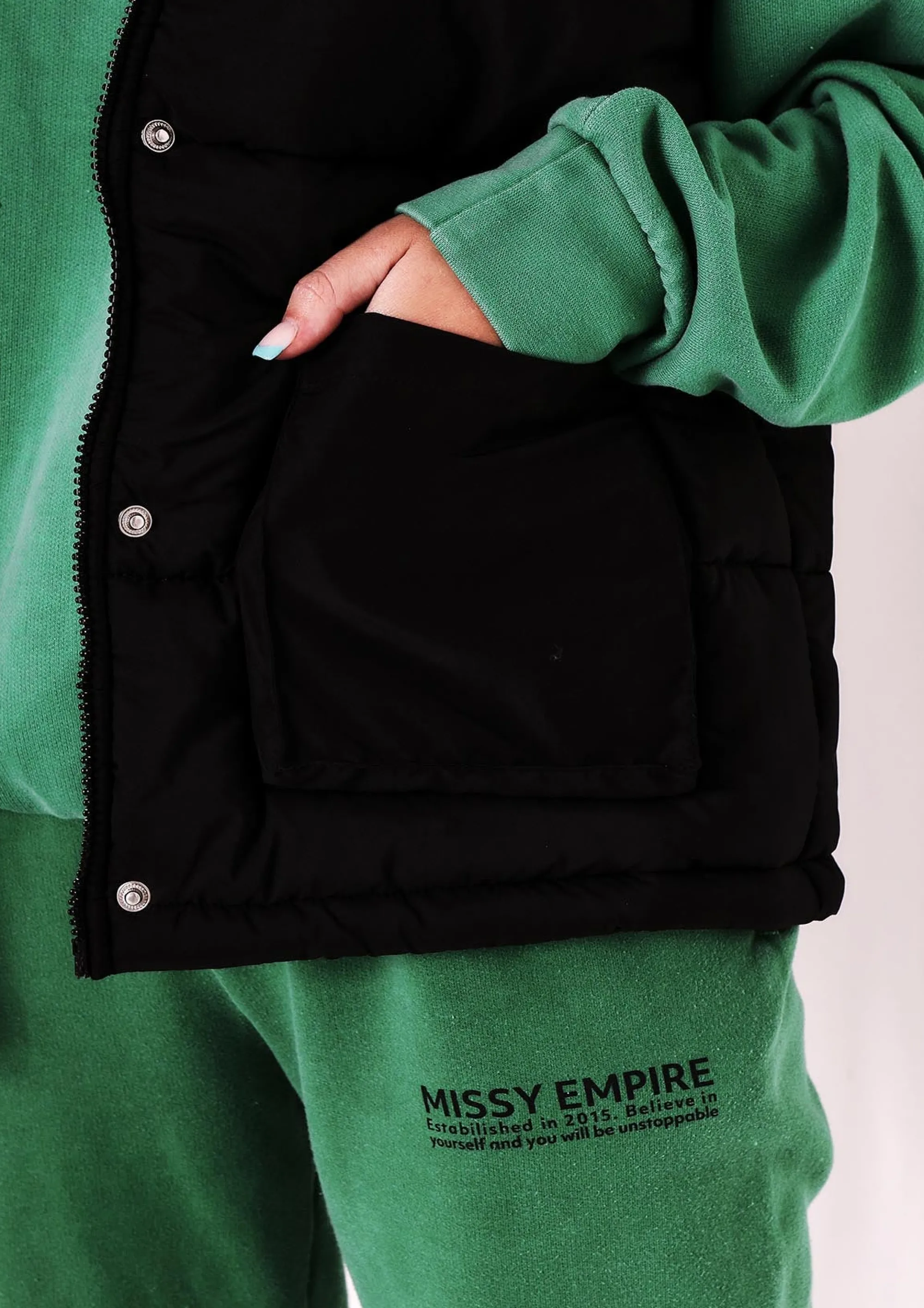 Missy Empire Mary Black Pocket Detail Sleeveless Padded Gilet Cheap